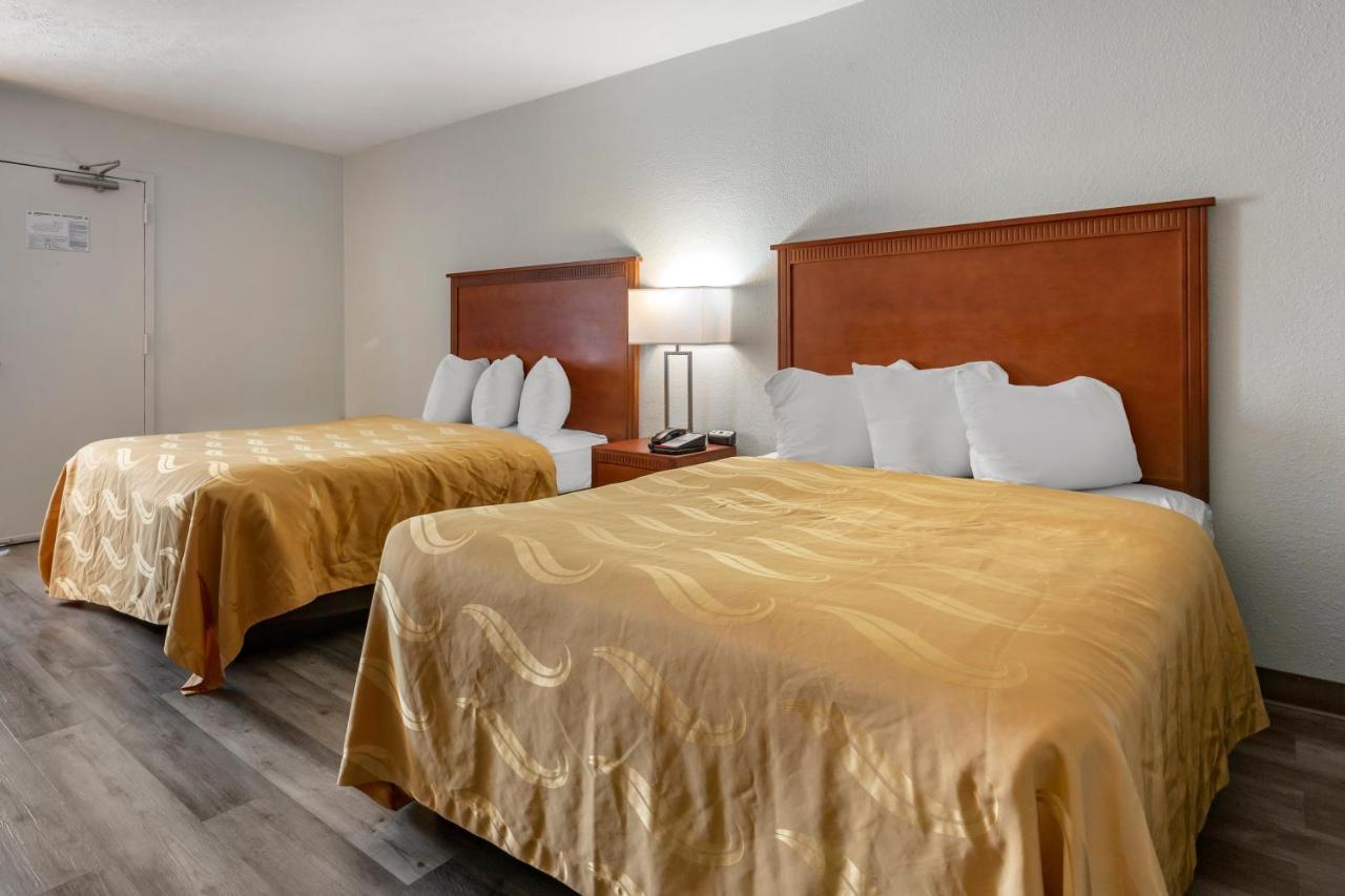 Quality Inn Fayetteville Near Fort Bragg Exterior photo