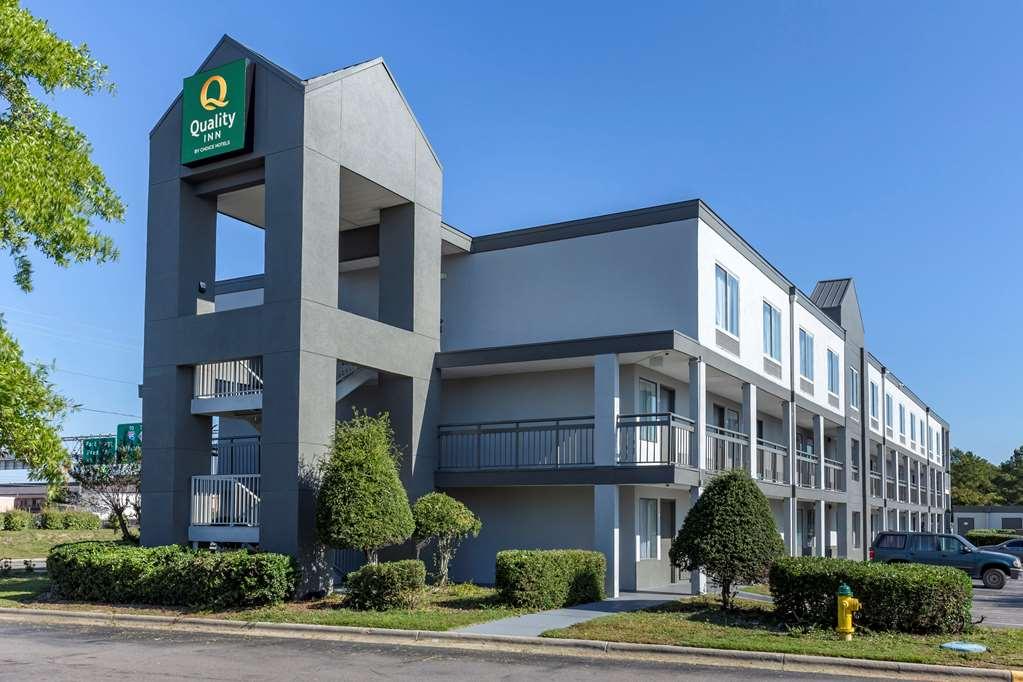 Quality Inn Fayetteville Near Fort Bragg Exterior photo