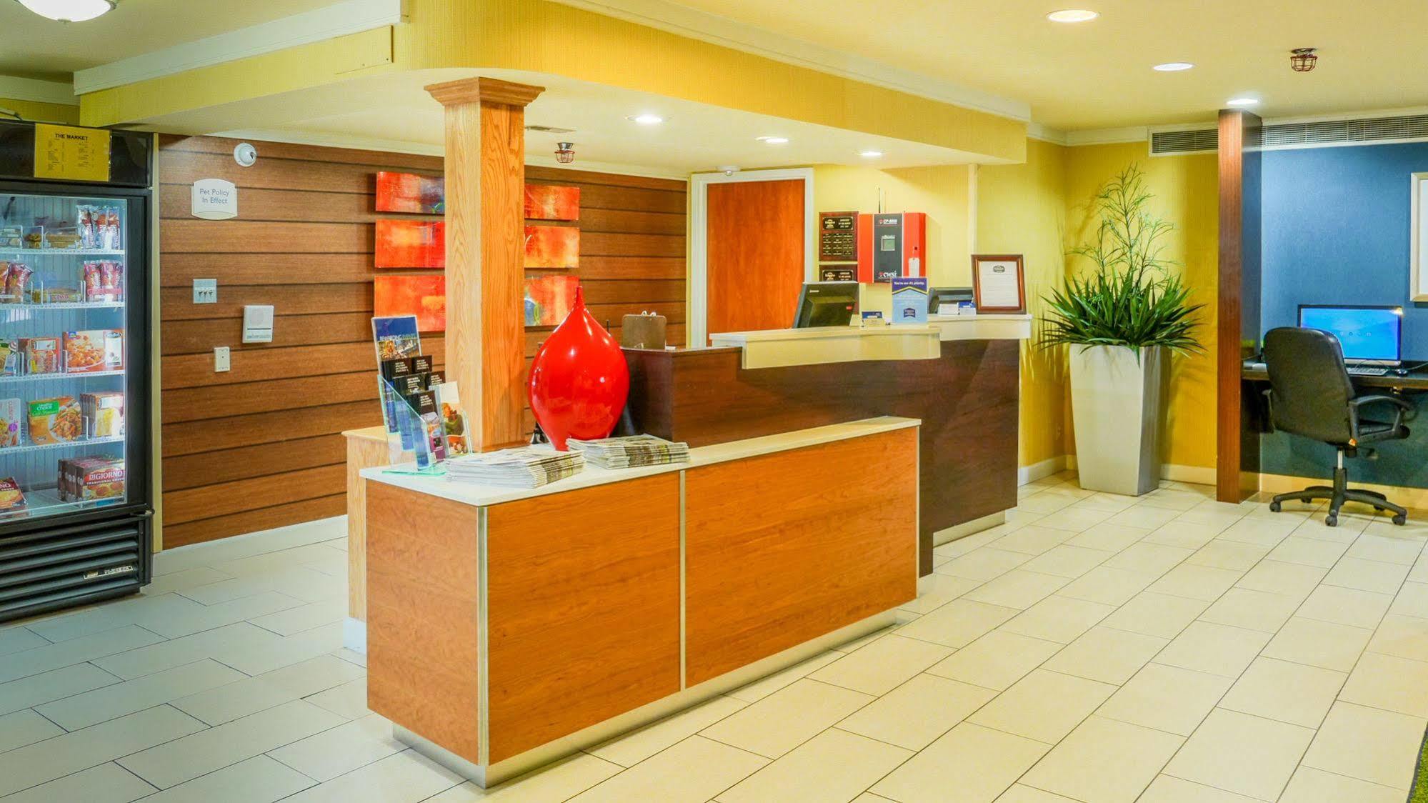 Quality Inn Fayetteville Near Fort Bragg Exterior photo